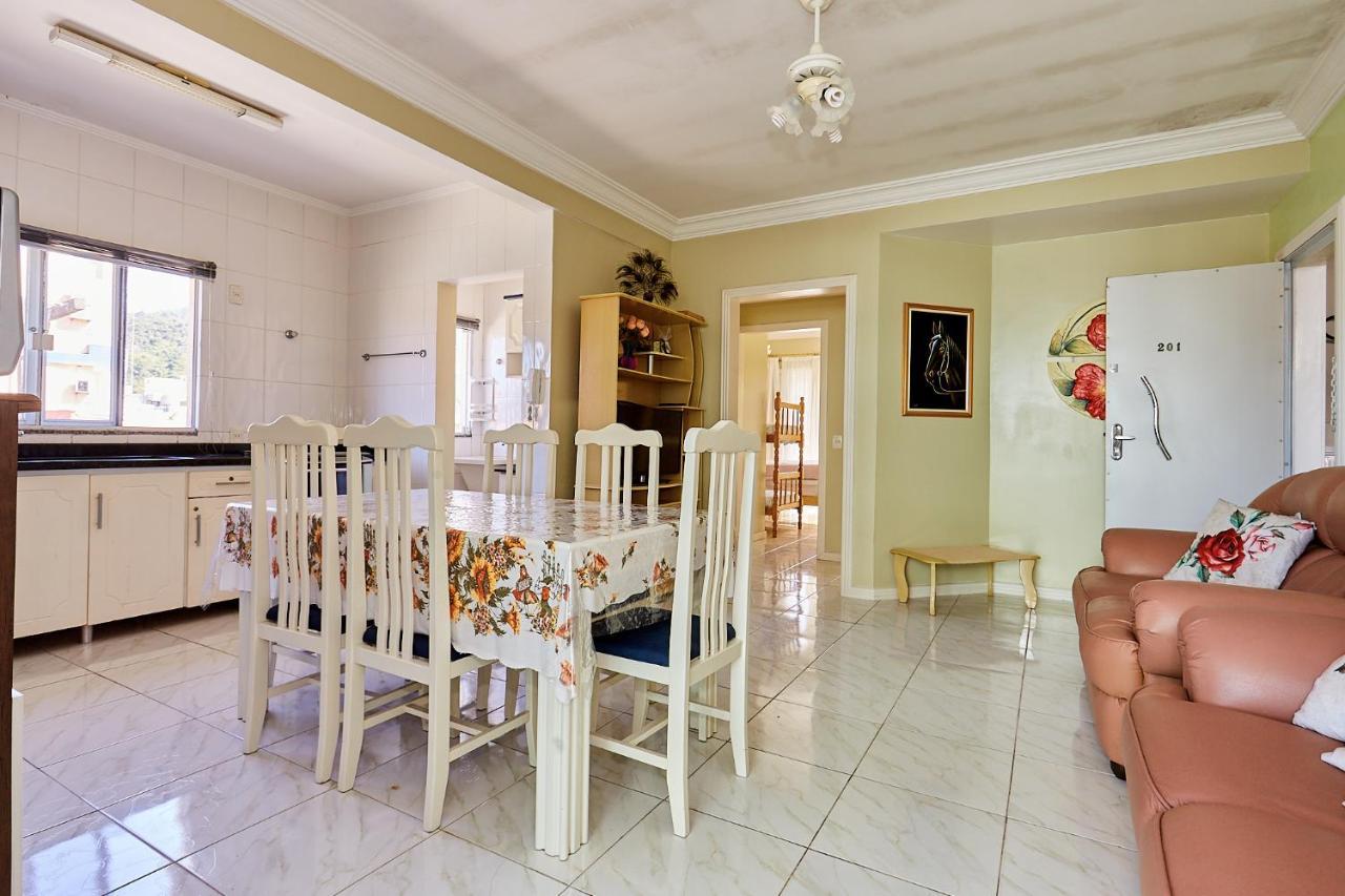 1040 - Departamento 2 Quartos Na Rua Pirajica . 200 M Da Praia Bombinhas Centro Экстерьер фото